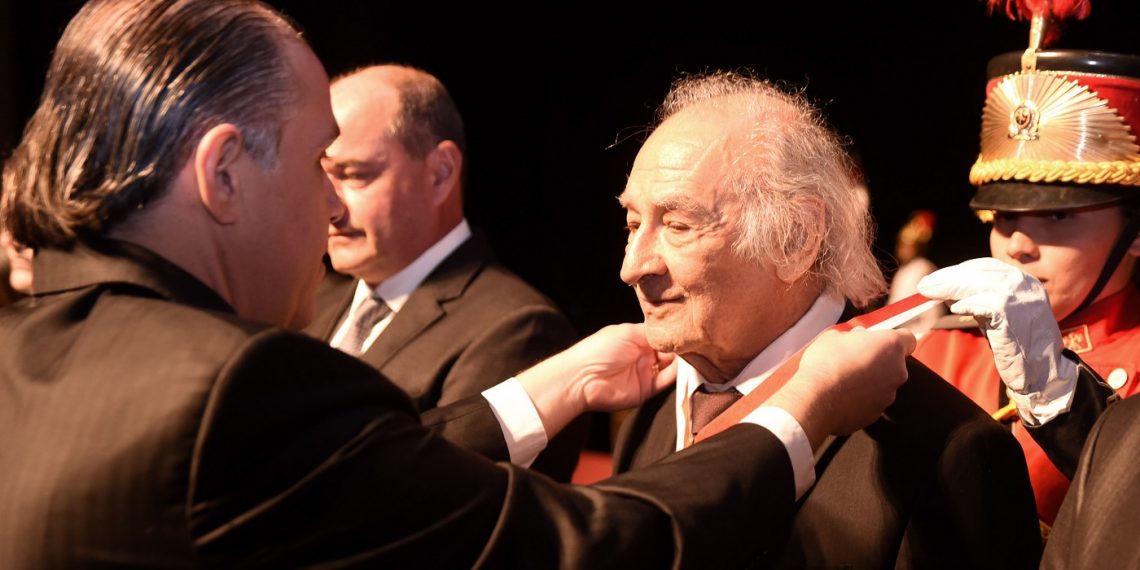 Presidente do Hospital Santa Lúcia é agraciado com Ordem do Mérito Legislativo de 2023