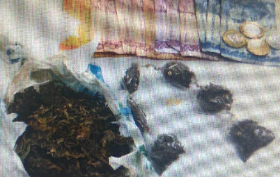 Menores flagrados vendendo drogas são apreendidos pela GCM em Poços de Caldas