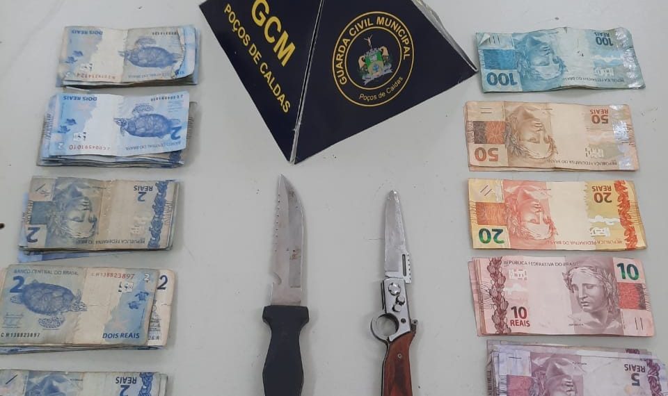 GCM prende homem armado com faca e canivete em feira livre de Poços de Caldas