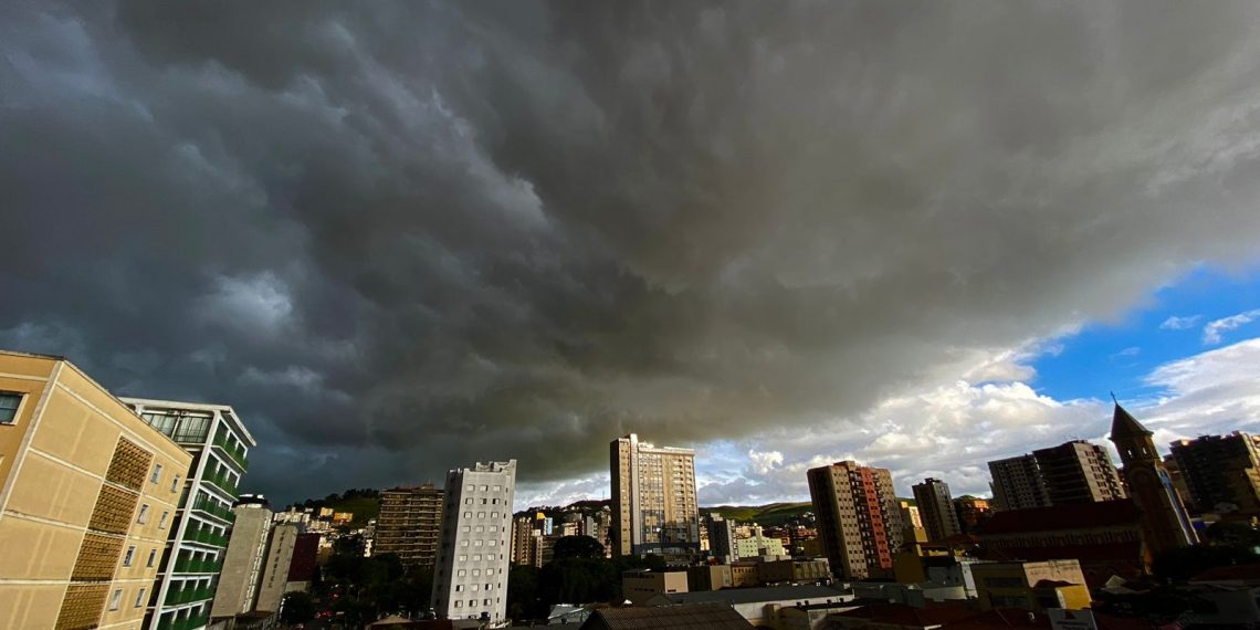 INMET emite alerta de tempestade para Poços de Caldas
