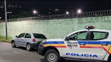 Polícia Militar recupera carro furtado antes da vítima notar crime em Poços de Caldas