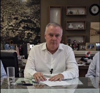 Regime estatutário para servidores é sancionado pelo prefeito em Poços