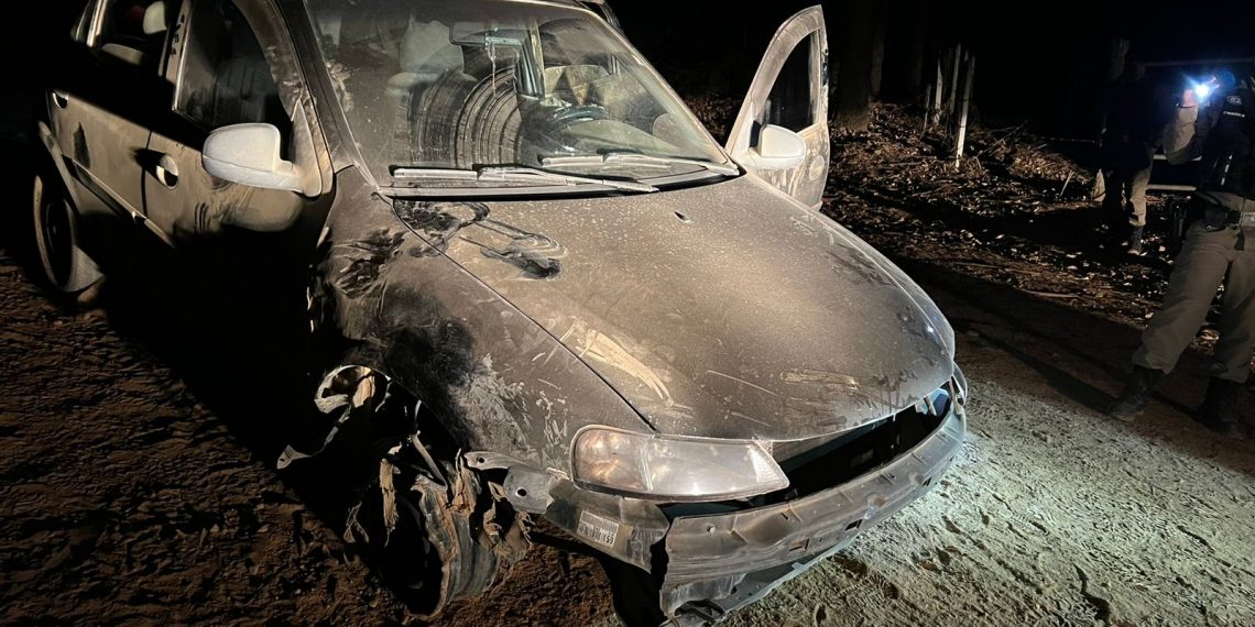 Homem tenta atropelar policiais, tem veículo atingido por tiros e acaba preso após perseguição