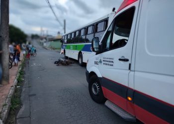 Motociclista fica ferido após colisão com ônibus de transporte coletivo em Poços de Caldas