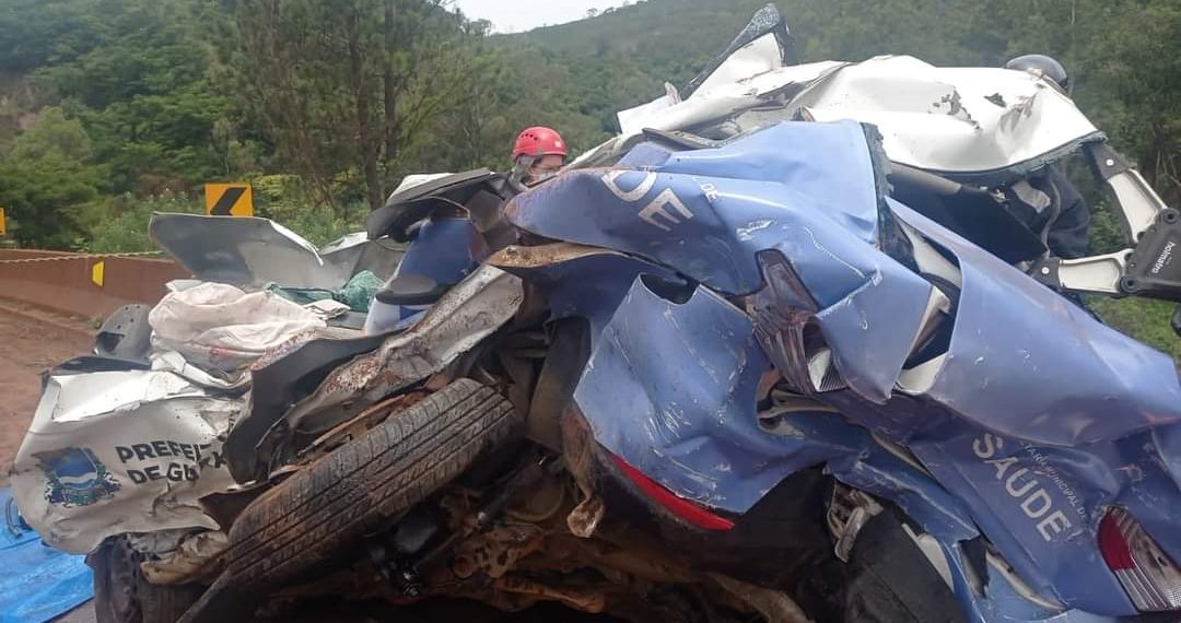 Engavetamento na BR-381 deixa seis mortos