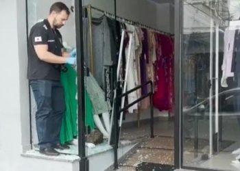 Loja é arrombada e furtada no centro de Poços