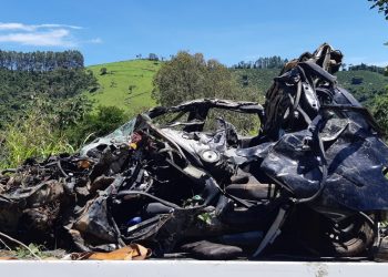 Caminhão invadiu a contramão em acidente que matou mulher em Poços de Caldas, diz PRF