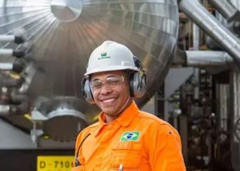 Petrobras lança concurso de nível técnico com salário de até R$5.878,82