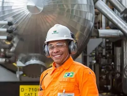Petrobras lança concurso de nível técnico com salário de até R$5.878,82