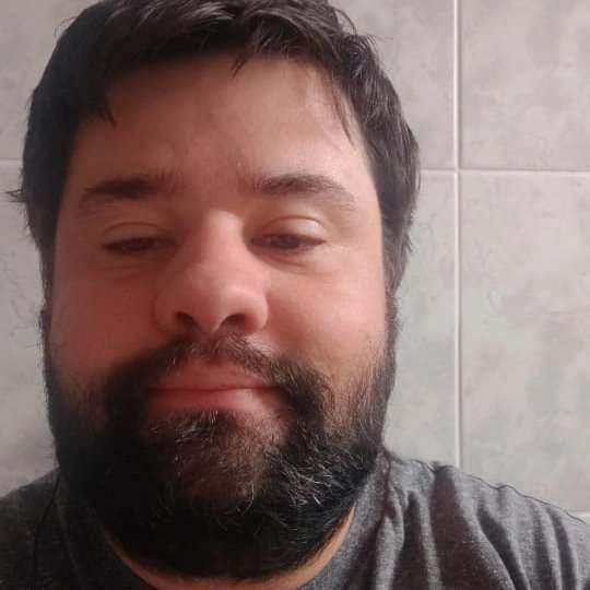 Motorista morre após carro cair em rio em São Sebastião da Grama 