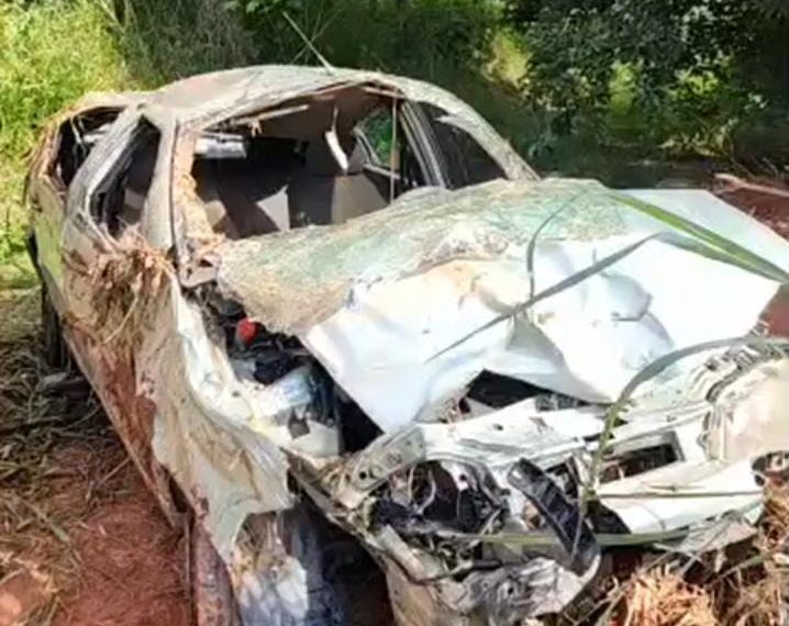 Motorista morre após carro cair em rio em São Sebastião da Grama