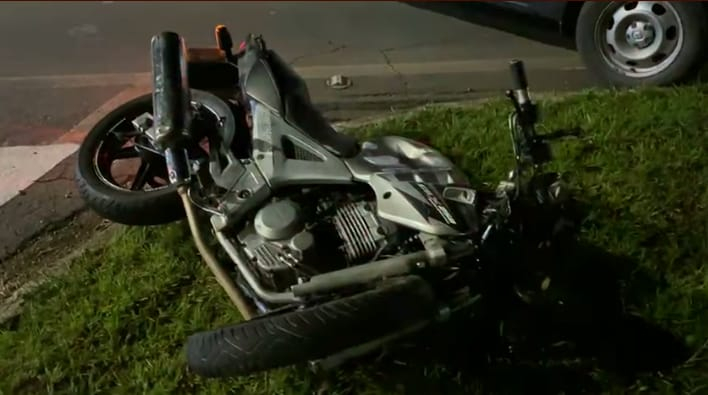 Entregador fica ferido em acidente na zona leste em Poços de Caldas