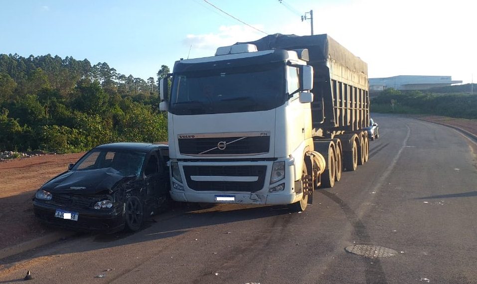 Homem embriagado é preso após perseguição e acidente Poços de Caldas