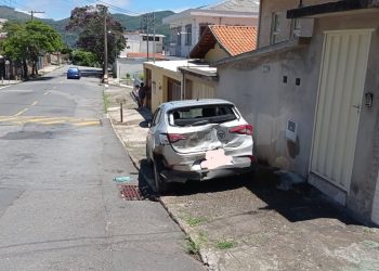 Mulher fica ferida em acidente na zona Leste de Poços de Caldas