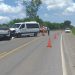 Acidente entre caminhonete e van deixa mulher ferida na MG-455