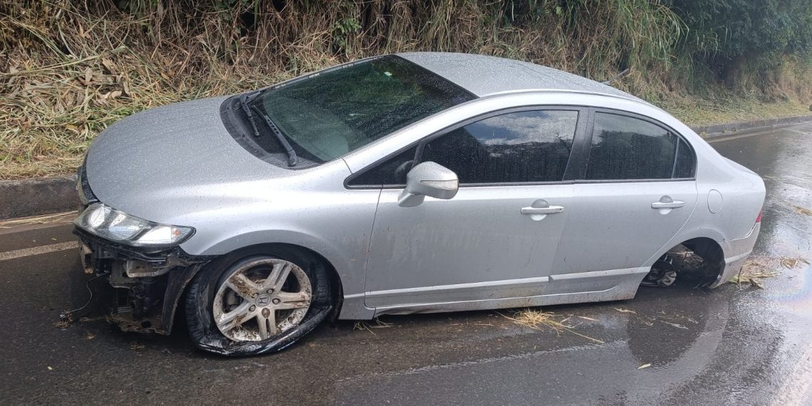 Acidente é registrado na Av. Edmundo Carillo, em Poços de Caldas