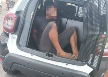 Em ataque de fúria, homem é imobilizado com arma de choque após fugir de bliz em Poços de Caldas