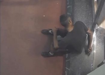 PM prende homem que tentou “pescar” calça de loja em Poços de Caldas; VÍDEO