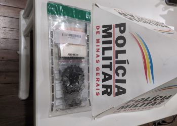 Mulher de 20 anos e adolescente de 16 são detidos por tráfico de drogas no centro de Poços de Caldas