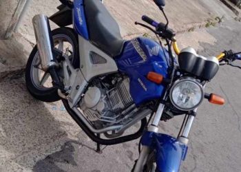 Moto é furtada no centro de Poços de Caldas