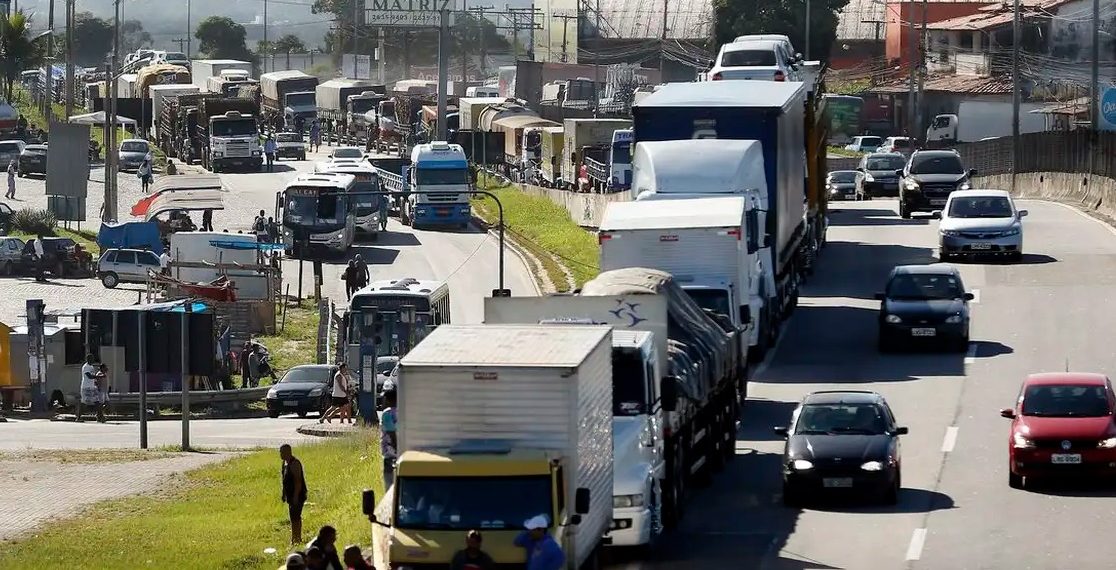 Motoristas têm novos prazos para regularizar exame toxicológico