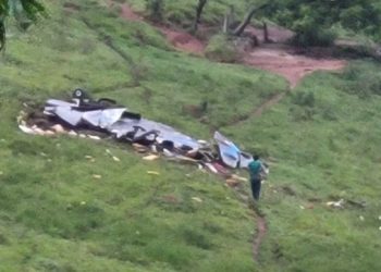 Avião cai e deixa 5 mortos em zona rural no Sul de Minas