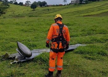 VÍDEO: Sobe para 7 o número de mortos após queda de avião no Sul de Minas