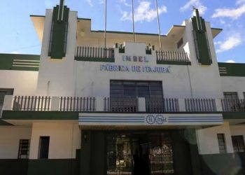 Fábrica na região abre concurso com vagas que pagam até R$ 10,8 mil