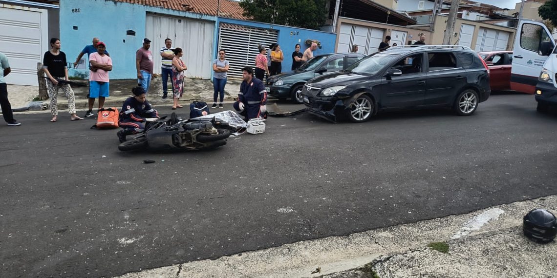 Jovem morre em acidente entre carro e moto em Poços de Caldas