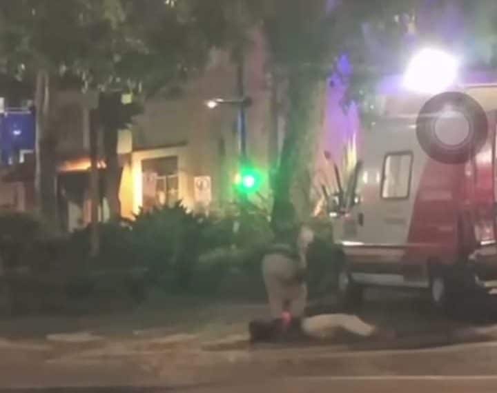 VÍDEO | Mulher é rendida e presa por Policial Militar após ameaçá-lo no centro de Poços de Caldas