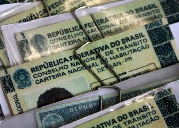 Motoristas com 50 anos ou mais poderão ter desconto na renovação da CNH