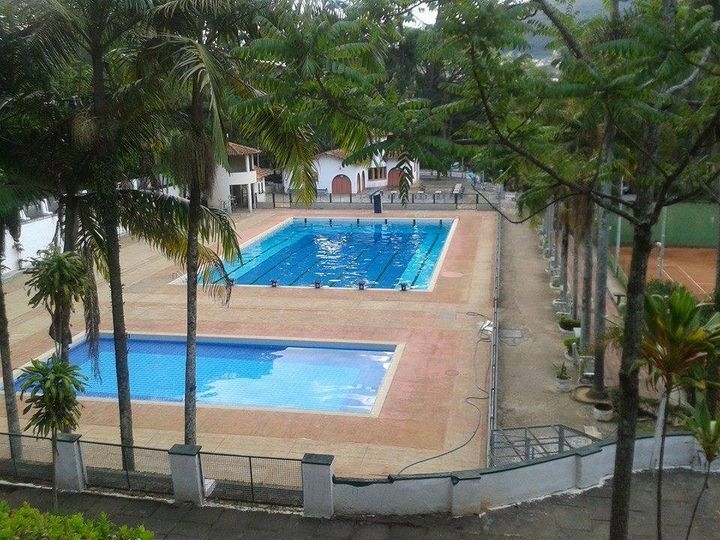 Homem que sofreu parada cardíaca em treino de mergulho, foi salvo por bombeiro e salva-vidas