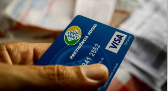 INSS antecipa pagamento de 13º salário