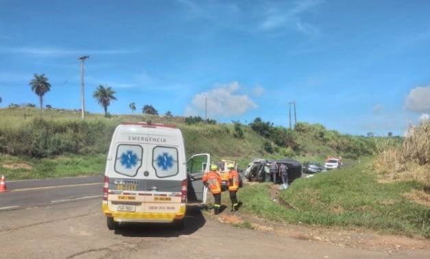 Duas pessoas morrem em acidente em São José do Rio Pardo