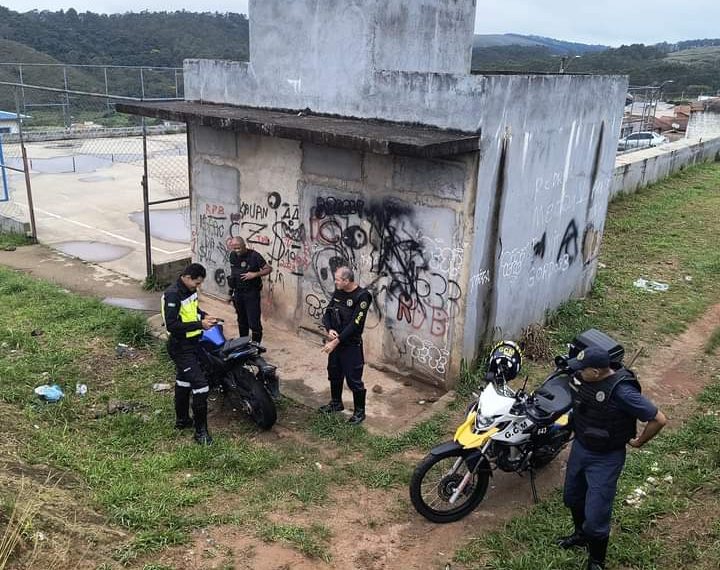 GCM e Demutran recuperam moto furtada em Poços