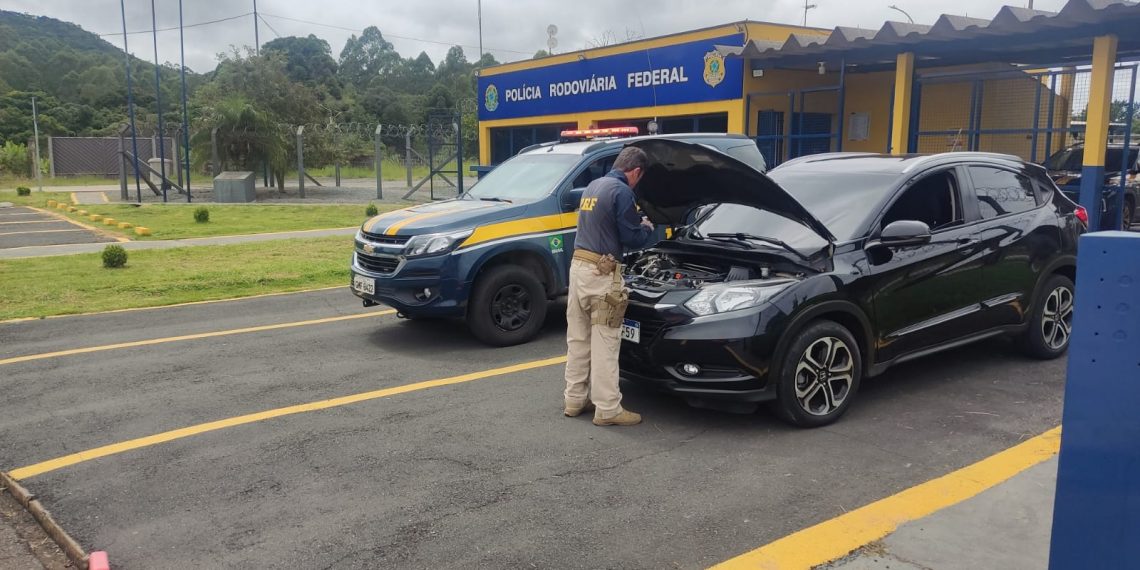 PRF recupera dois veículos em menos de 48h em Poços