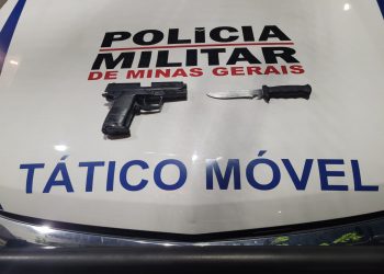 Dupla é presa com simulacro de pistola e faca após tentar assaltar motorista em Poços