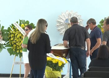 Velório de Pedro Bertozzi é marcado por emoção de familiares e amigos