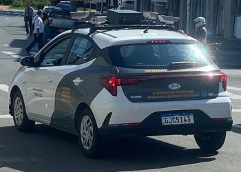 Carro da EXParking auxiliará na verificações da Zona Azul de Poços de Caldas