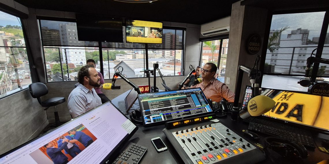 Onda Poços recebe Ulisses Guimarães, convocado para assumir mandato de Deputado Federal