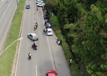Motocicleta comprada em biqueira é apreendida durante blitz da GCM e Demutran em Poços