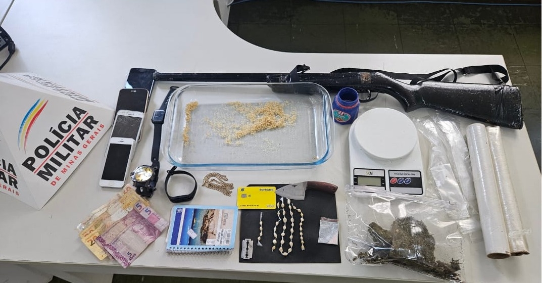 Polícia Militar apreende adolescente, drogas e réplica de arma em Botelhos
