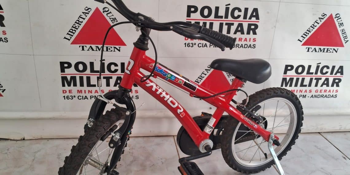 Homem furta bicicleta infantil e é preso em Andradas