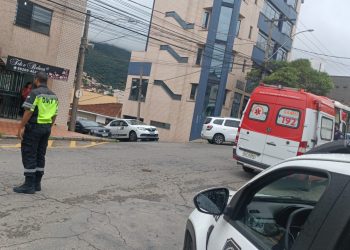 Motociclista fica ferido em acidente no centro de Poços de Caldas