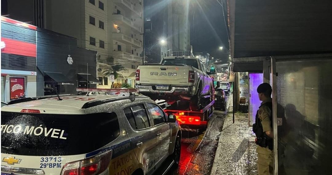 PM realiza apreensão de veículo no valor de R$ 370 mil em Poços de Caldas