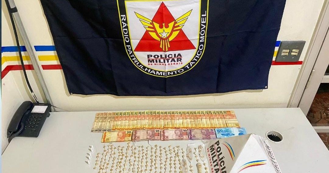 PM apreende 235 pedras de crack em Poços de Caldas