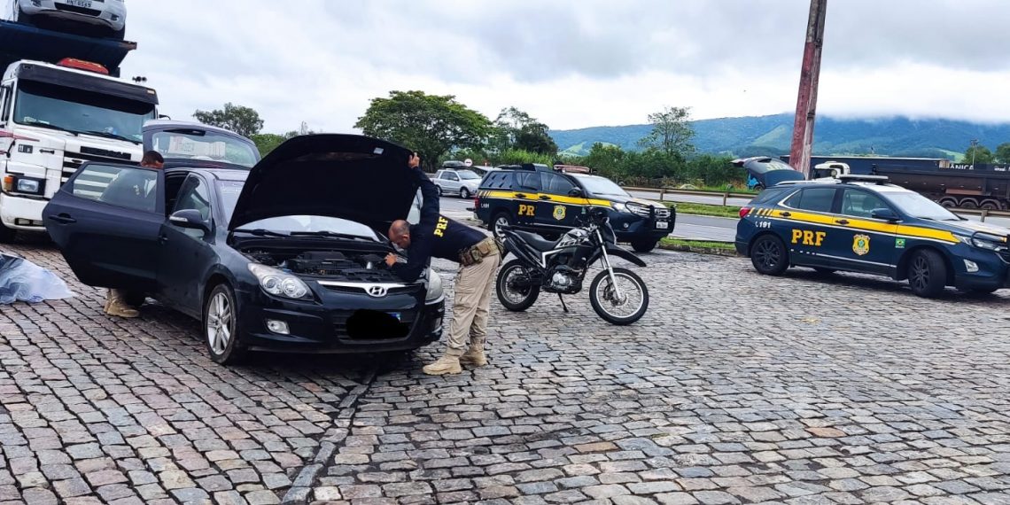 PRF recupera veículos clonados na Fernão Dias