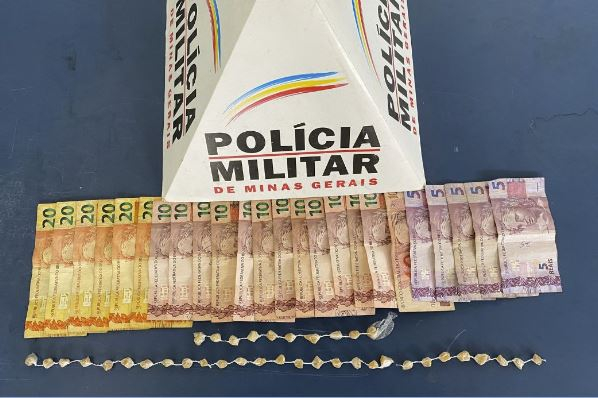 Adolescente é apreendido com pedras de crack e dinheiro em Poços de Caldas