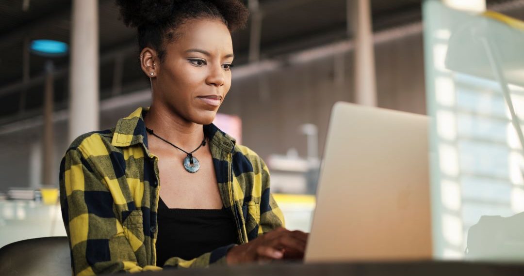 MEC lança cursos gratuitos e online de inglês e espanhol com certificado