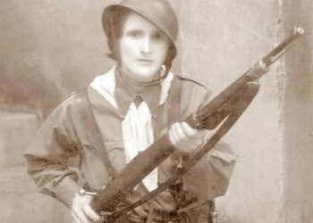 Restos mortais de professora que lutou em 32 são levados para Mausoléu em São João da Boa Vista